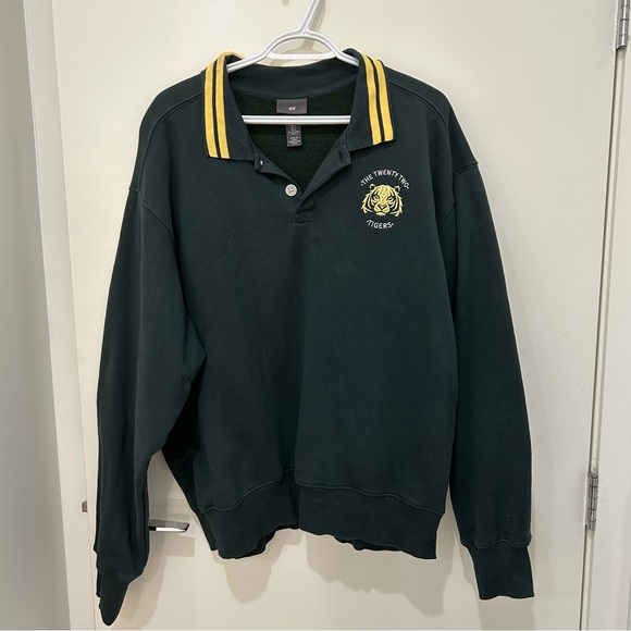 H&M Collared Sweatshirt with Embroidery - Picture 1 of 4